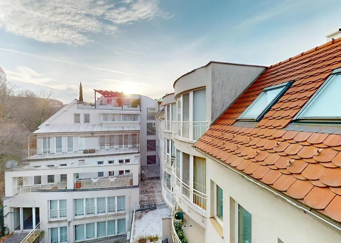 Sag Close To The Castle Free Parking