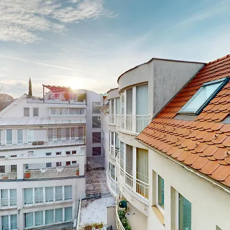 Sag Close To The Castle Free Parking